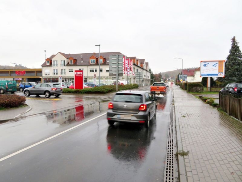 Gothaer Str. geg. Nr. 65-69 / Einf. REWE quer VS