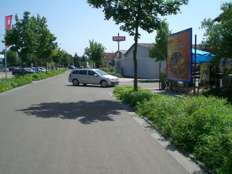 Theodor-Heuss-Str. geg. Nr. 6 - neb. Rewe