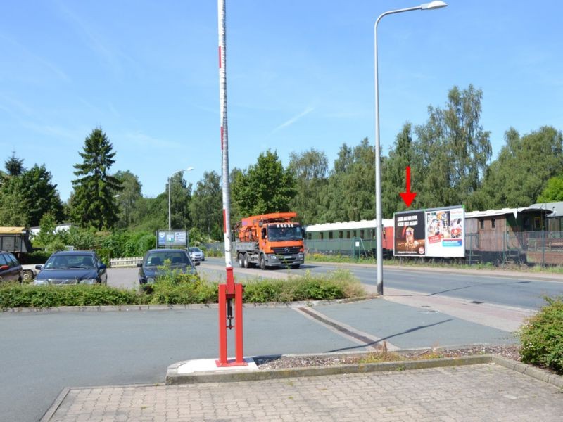 Am Bahnhof geg. Iveco li.