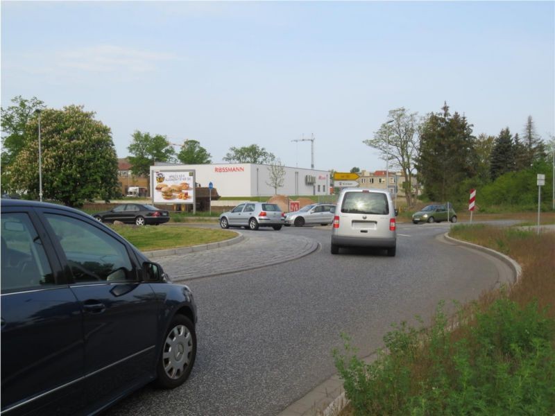 Güstrower Str./Möwenburgstr. (Kreisverkehr)