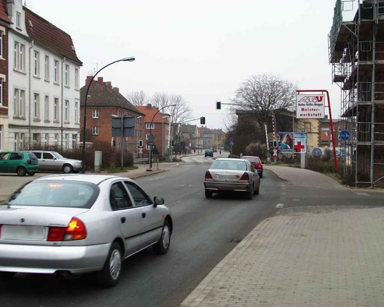 Philosophenweg/Bahnübergang NhRostocker Str.