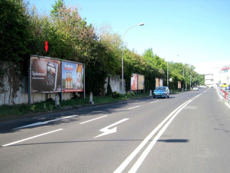 Am Hessen Center geg. Anliefer. Toom-Getränkemarkt