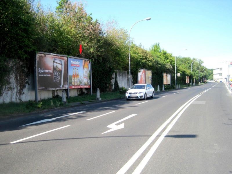 Am Hessen Center geg. Anliefer. Toom-Getränkemarkt