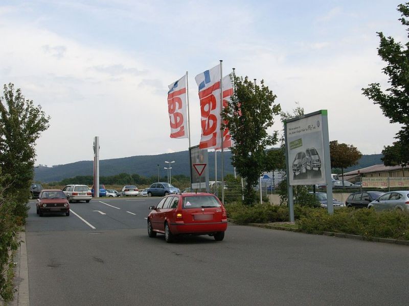 Dornbergsweg  43/PP Einf. REWE re.