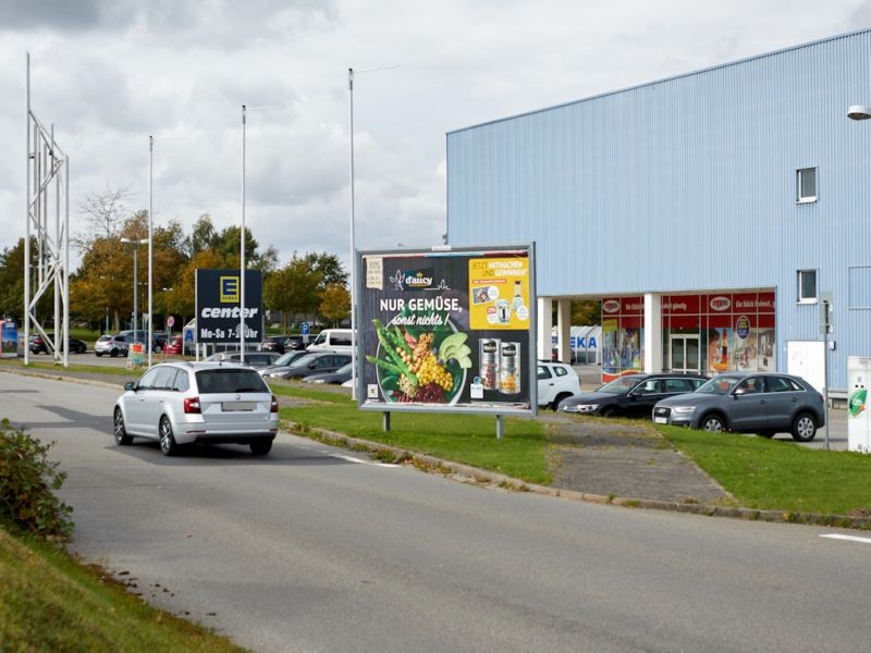 Gustower Weg   3/EDEKA Zuf. li.