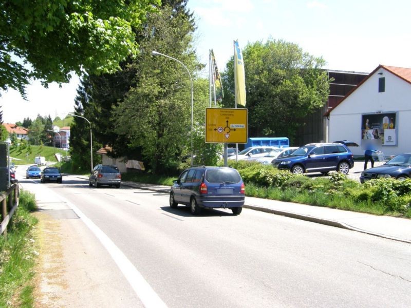 Bahnhofstr.  48 (EDEKA)