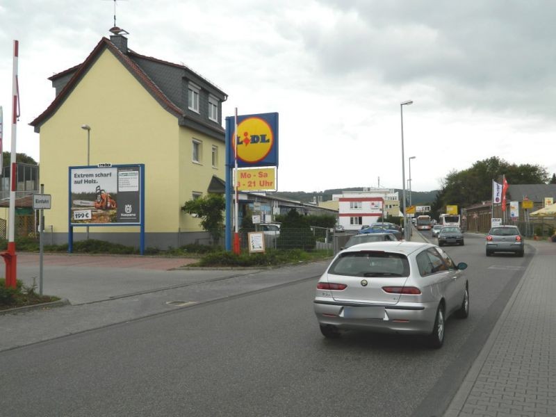 Kapellenstr.  51 Lidl Einf. re. Si. Str.