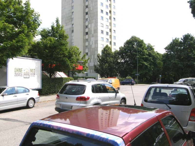 Franz-Fackler-Str.  3 / Hans-Böckler-Str.(Penny)