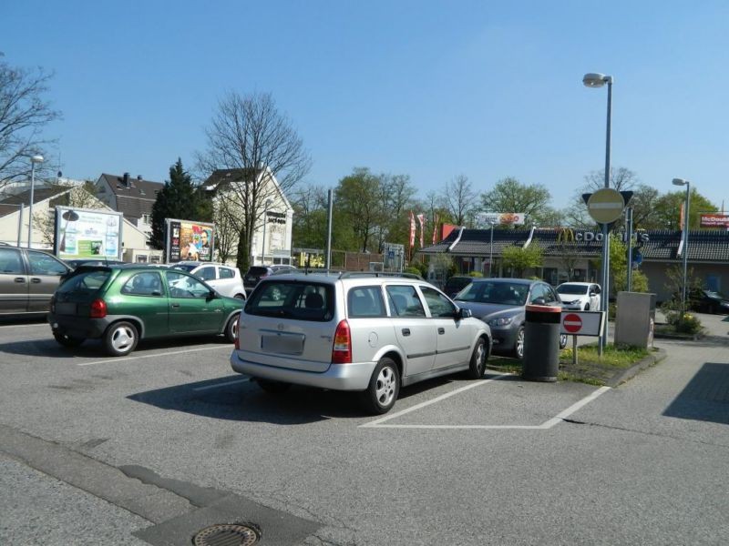 Berg.-Gladb.-Str. 1007 (REWE Einf.Si.McDonalds li)