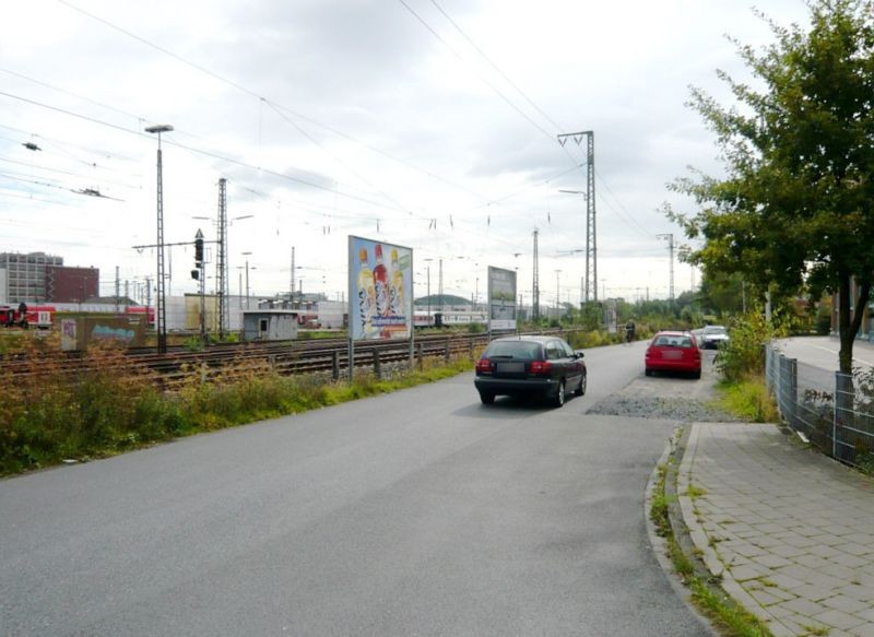 Alfred-Krupp-Weg geg. Telekom li.