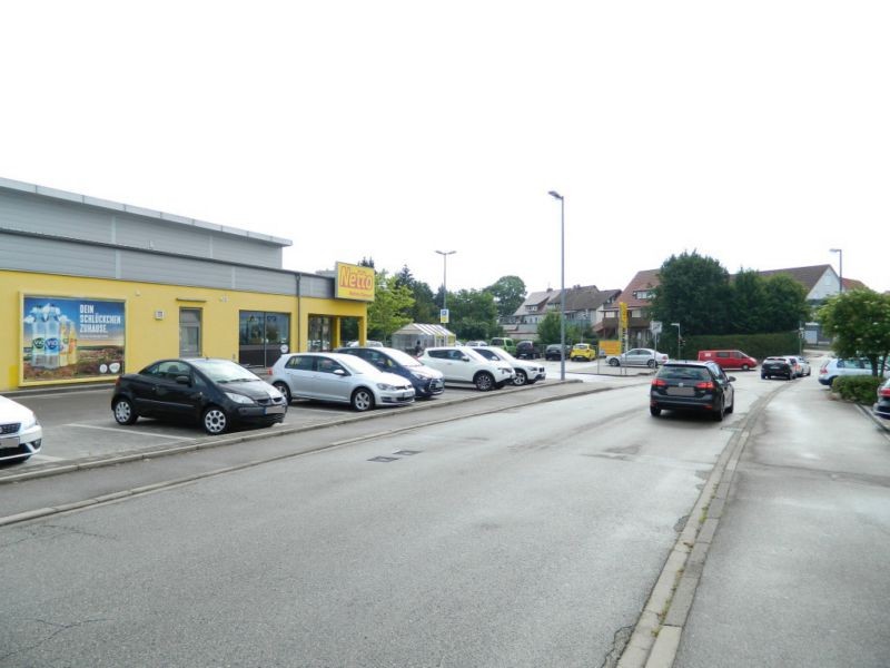 Zur Flügelau 2-4 li. neb. Eing. Netto, Si. Str.