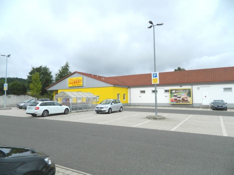 Weidener Str.  32/Eing. Netto