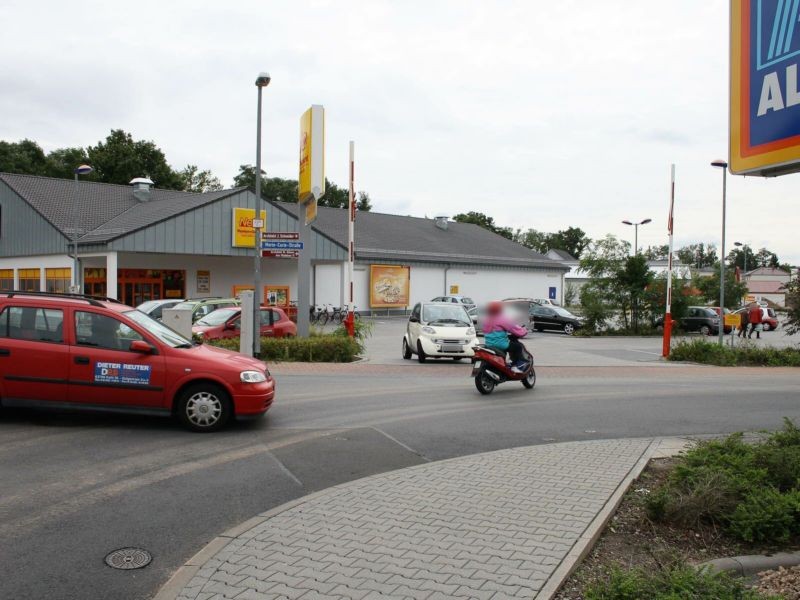 Marie-Curie-Str.   3/Eing. Netto