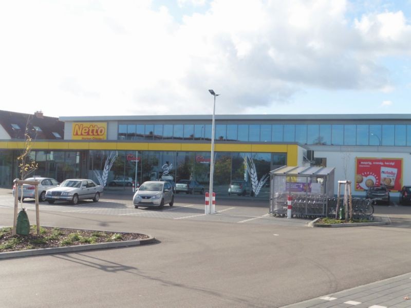 Horstring  18a/Netto Eing. re.