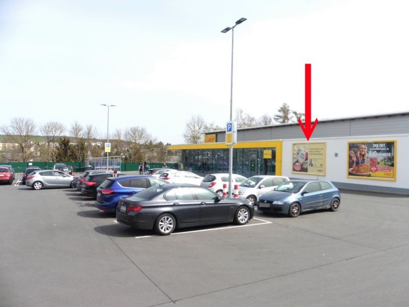 Industriestr.   2/Netto Eing. re.
