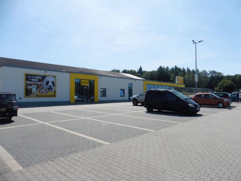 Michael-Felke-Str.  13f/Eing. li. Netto