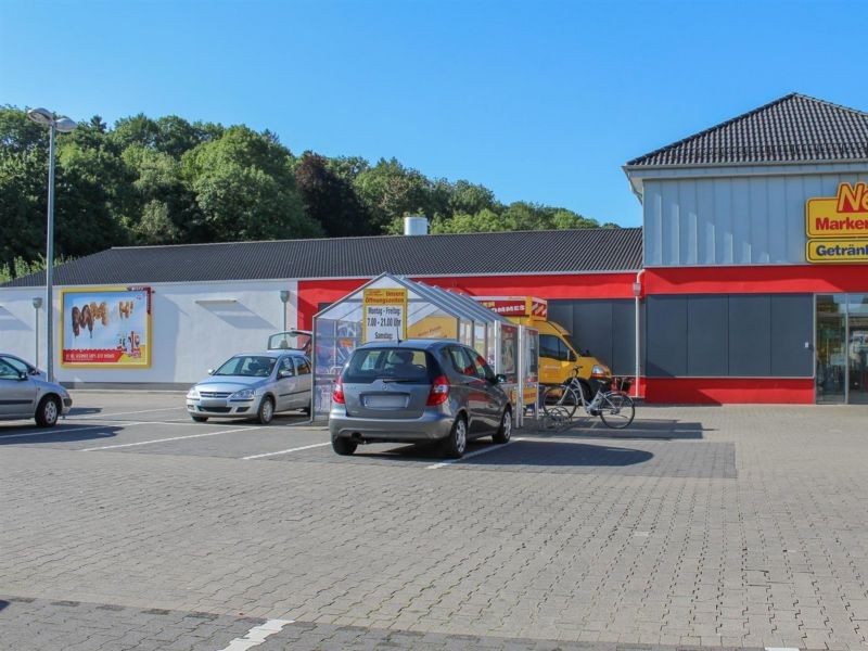 Hauptstr. 104/li. Eing. Netto