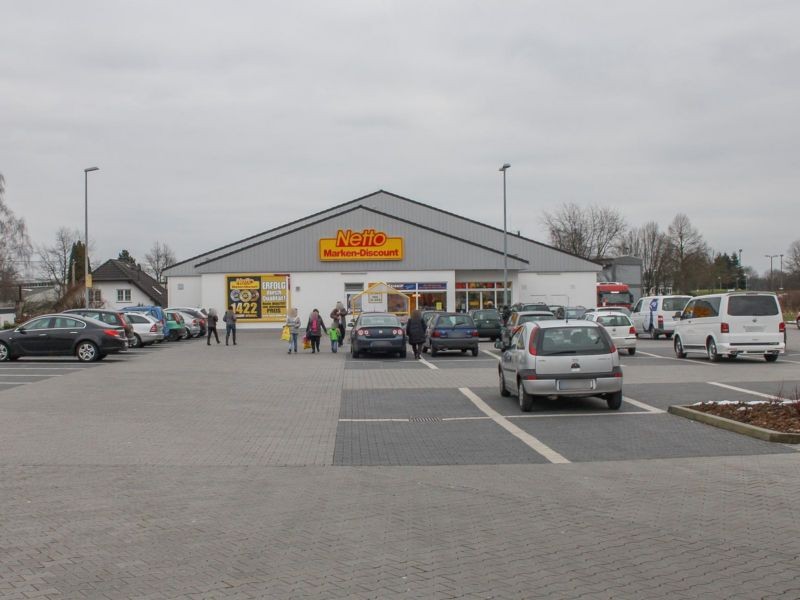 Südstr.  11/Eing. Netto