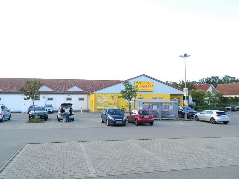 Bahnhofstr.  22/Eing. Netto