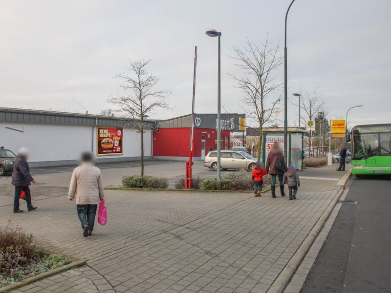 Adenauerstr.   7/Eing. Netto