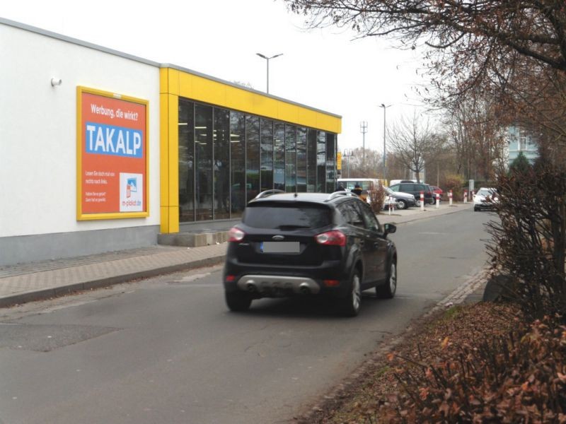 Bahnhofstr.  44/Netto Eing. li.