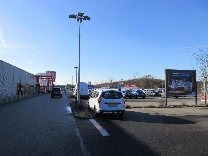 Leibnizstr.  14, 1. Sto. Si. Eing. Getränkemarkt