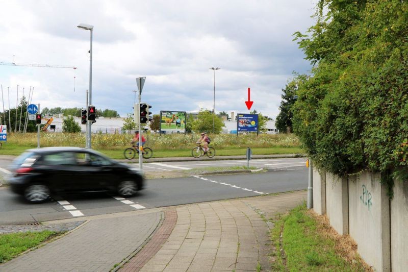 Berliner Str.  53/Moorhüttenweg re./REWE
