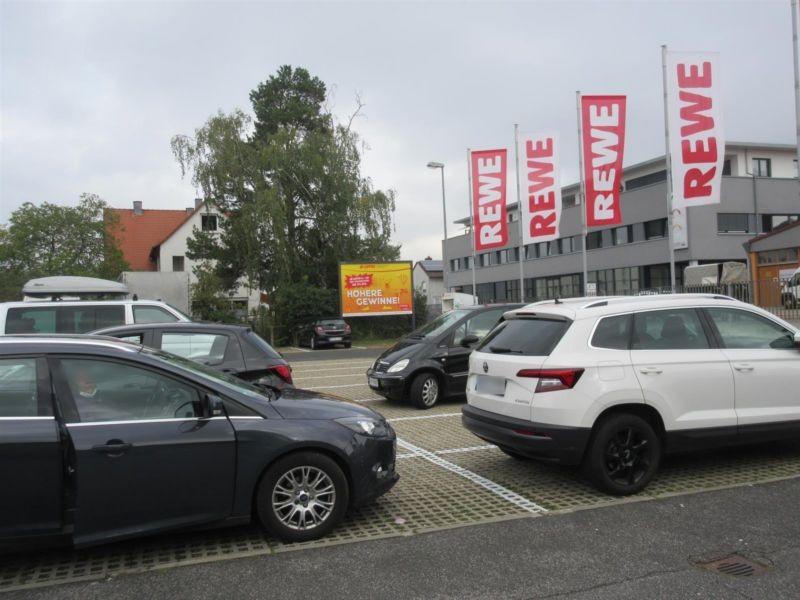 Ludwig-Wilfling-Str.   6 (REWE PP)/li.