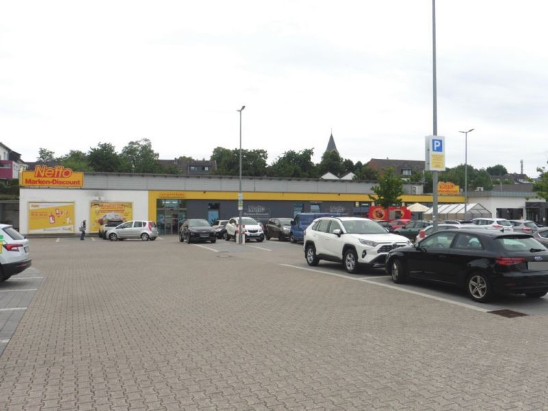 Bensberger Str.  18 li. neb. Eing. Netto