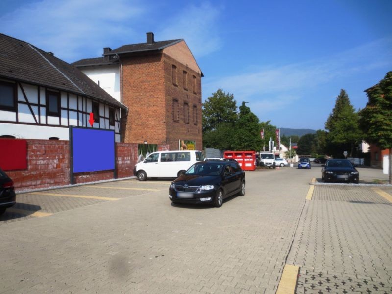 Bahnhofstr.  30/REWE PP/Sto. 2