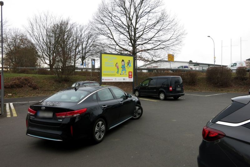 Bahnhofstr. 16/REWE PP Getränkemarkt/re.