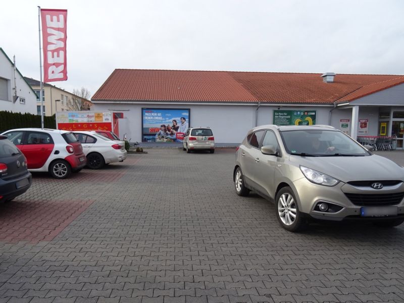 Geschwister-Scholl-Str.  20/REWE