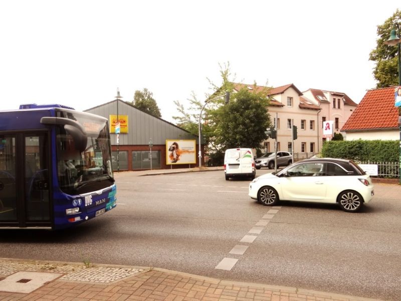 Bahnhofstr./Hauptstr.  17 Netto