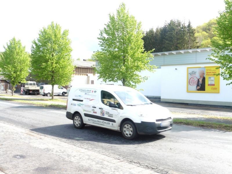 Industriestr.   3/Netto