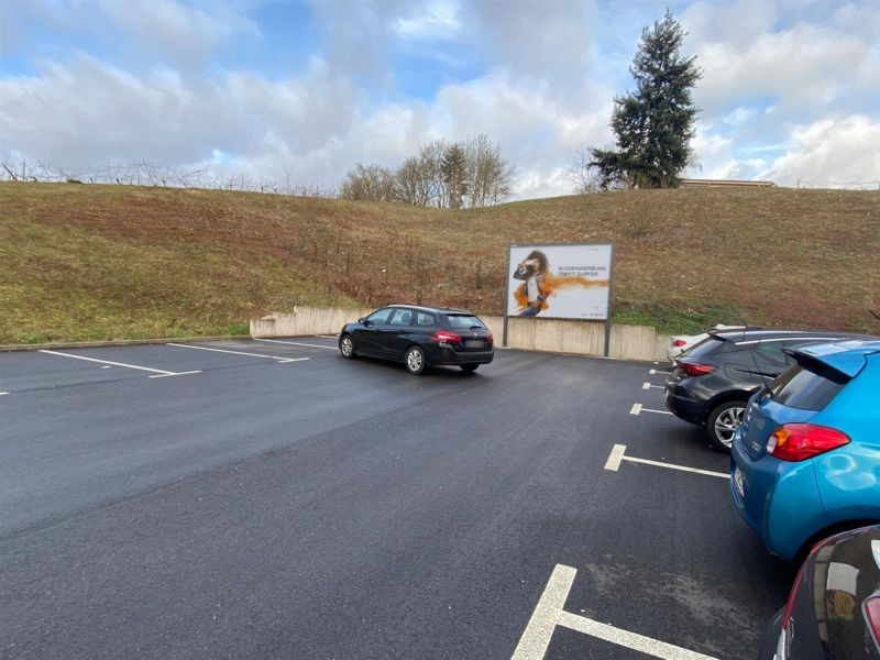 Wiesenberg   1/REWE PP/hint. Gebäude Sto. 1