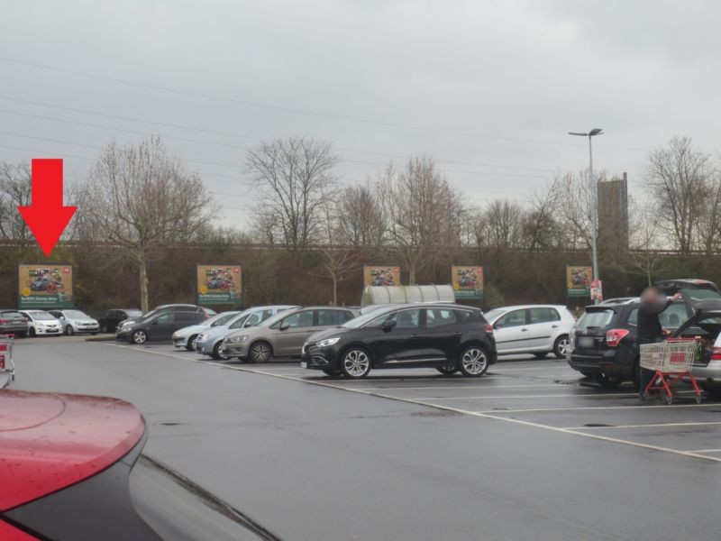 Königsberger Str.   4/REWE PP/Sto. 1/ 3.v.li.
