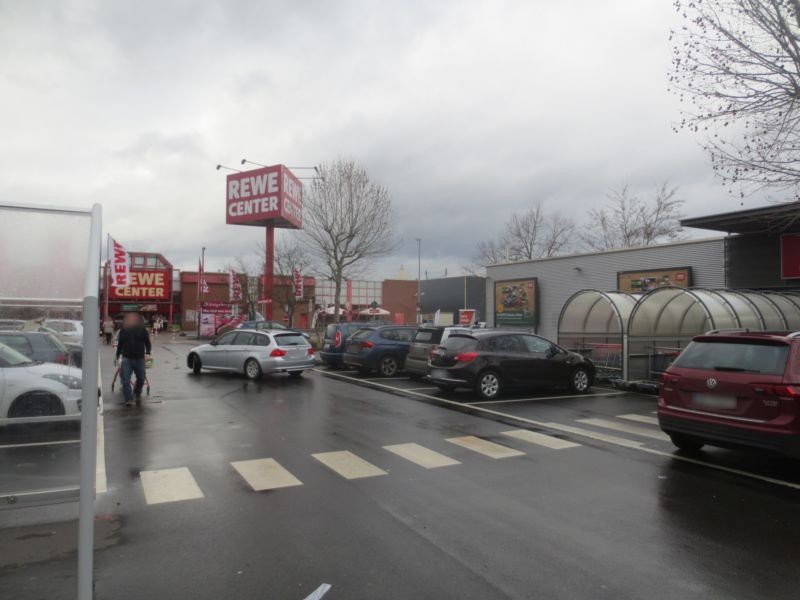 Königsberger Str.   4/REWE PP/Am Eing.