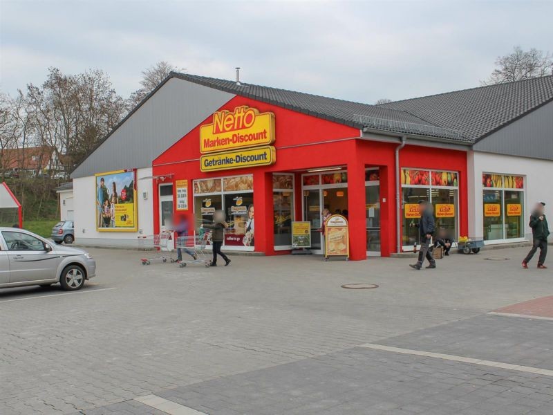 Bahnhofstr.  27/Eing. Netto