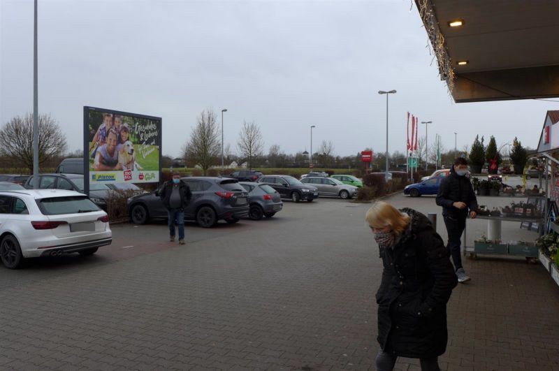 Bürgermeister-Hess-Str.   8/EDEKA PP li./Si. Markt