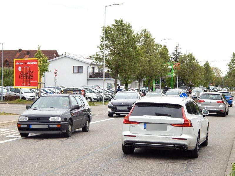 Freiburger Str. 13 (B3 quer li.) geg. REWE