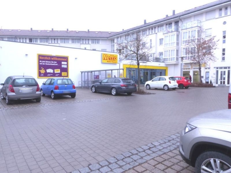 Karl-Stieler-Str.  70/Netto neb. Eing. re.