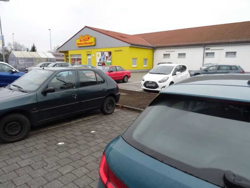 Wittichenauer Str.  20a/re. Se. Eing. Netto