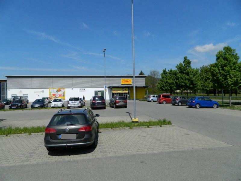 Birklestr.   2/Netto li. neb. Eing.