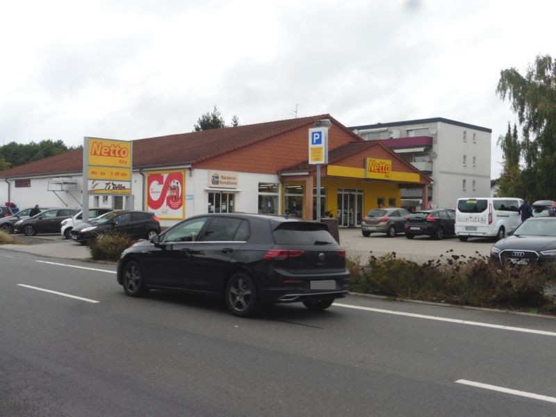 Konrad-Adenauer-Str.  79 (B 486)/Eing. Netto li.