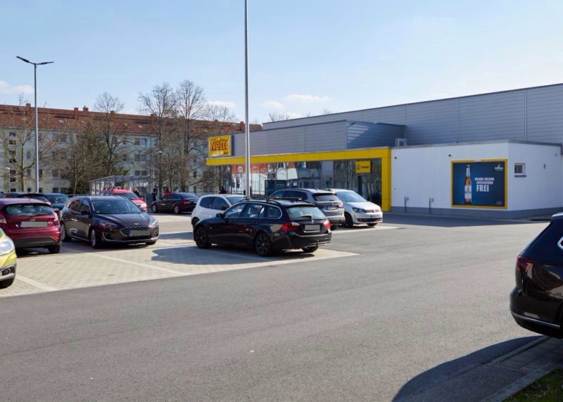 Bergstr.  40 re. Se. Eing. Netto