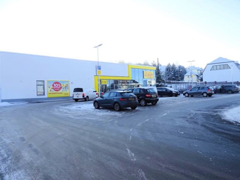 Kösener Str. 100 li. neb. Eing. Netto