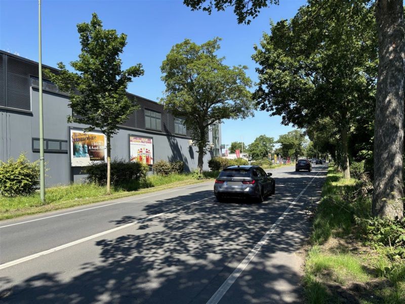Moerser Str./Römerstr. 244 (REWE)/li. v. Ausf.