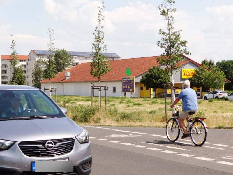 Heinrich-Heine-Str.  91/Eing. Si. Str. Netto