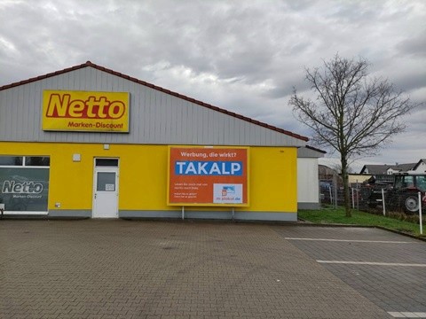 Adolf-Cuntz-Str.   2/Netto Eing. re.
