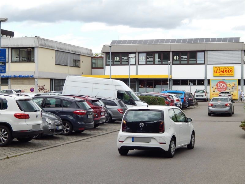 Pfullendorfer Str.   1 re. neb. Eing. Netto